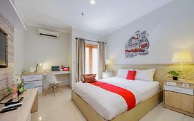 Reddoorz Premium Near Ragunan Zoo 2